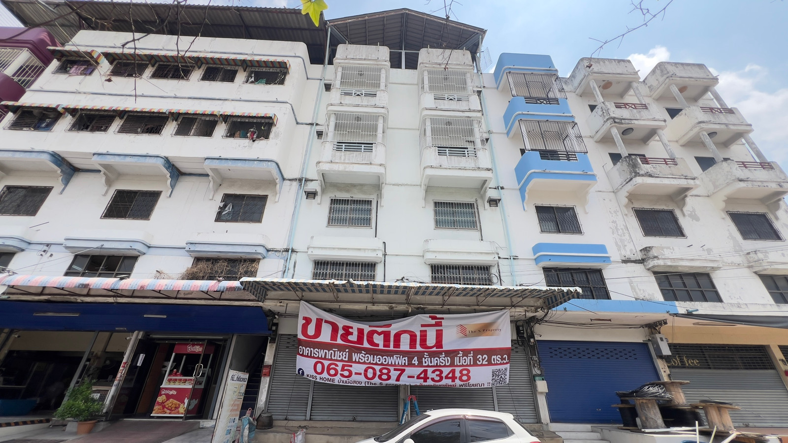 Commercial building for sale, 2 units, Vibhavadi Road, Lam Luk Ka Road, next to Zeer Rangsit Department Store. Commercial building for sale, 2 units, Vibhavadi Road, Lam Luk Ka Road, next to Zeer Rangsit Department Store.