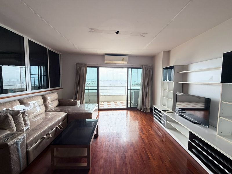 For sale or rent: Eastern Tower Sriracha condo, large unit on the 14th floor with sea view, 2 bedrooms, pets allowed.