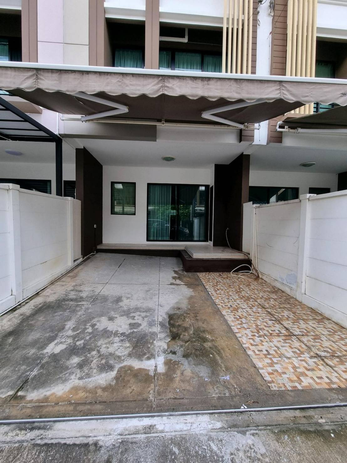Townhome for rent Baan Klang Muang Kanlapapruek, near HomePro Kanlapaphruek, only 3 minutes. Townhome for rent Baan Klang Muang Kanlapapruek, near HomePro Kanlapaphruek, only 3 minutes.