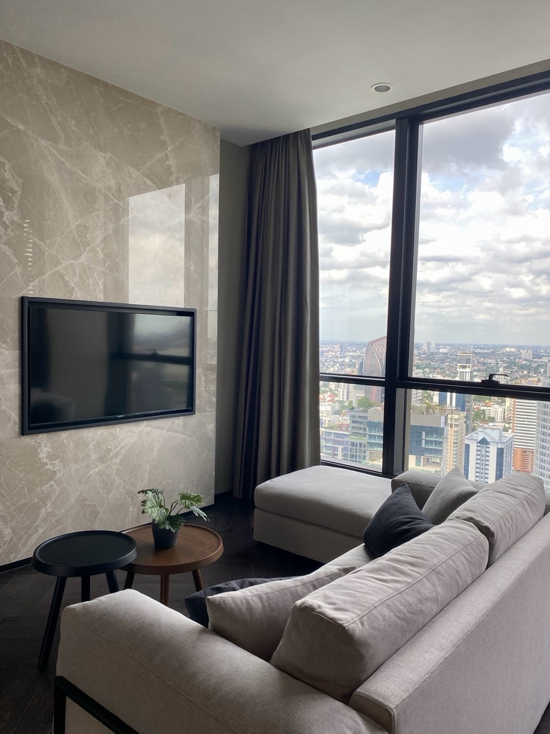Hot Deal 2 bedrooms for rent at The Esse sukhumvit 36 – รูปที่ 2