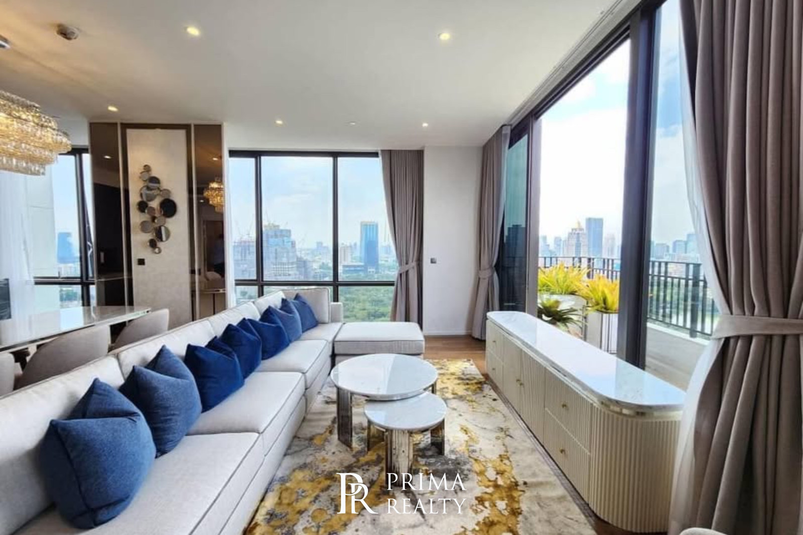 🔥Special price🔥 MUNIQ Langsuan | Lumpini Park view | Condo allows pets.