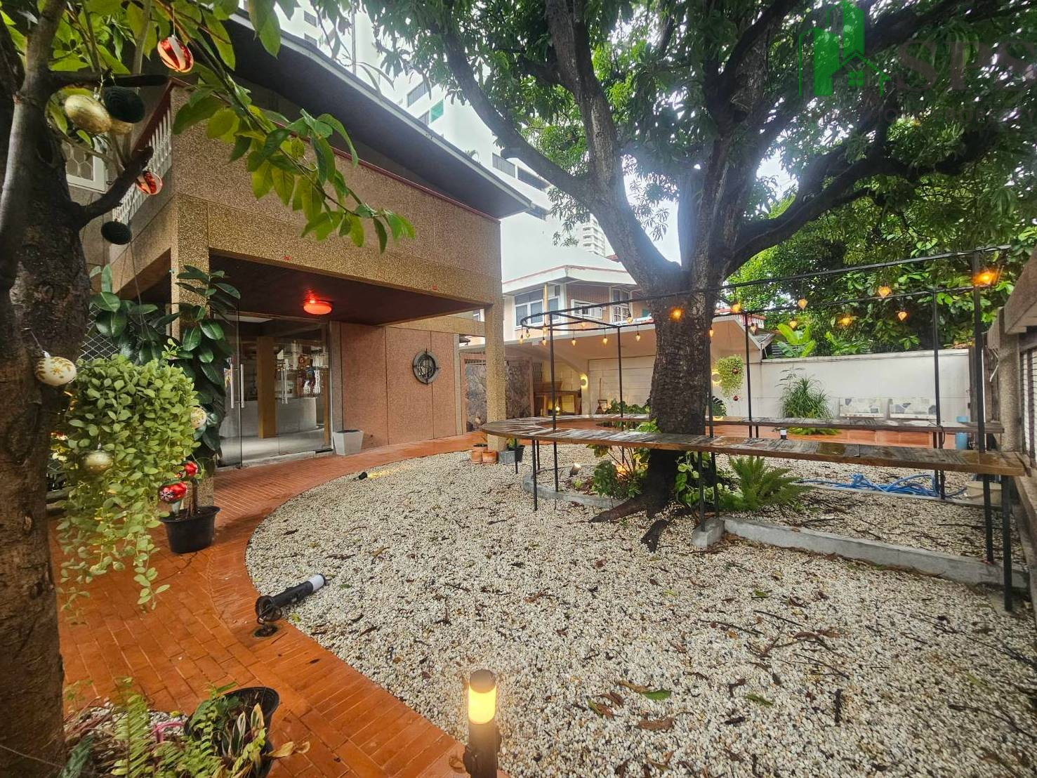 ให้เช่า บ้านเดี่ยว รีโนเวท สภาพดี ทำเลดี กลางเอกมัย (SPSP667) – รูปที่ 2