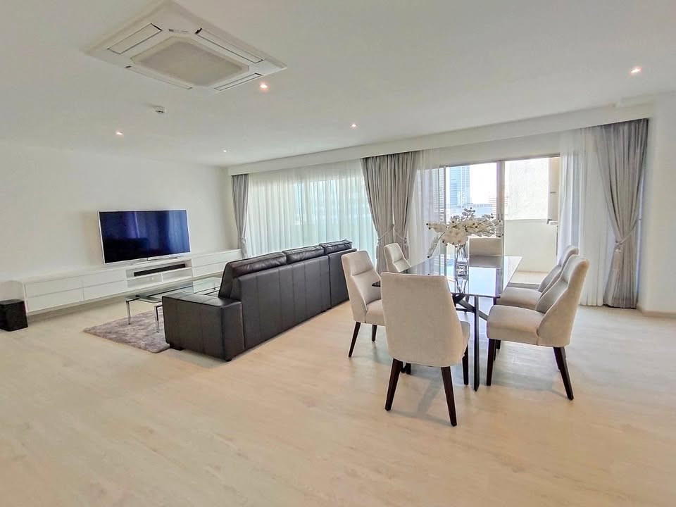 Silom Condominium for rent 2beds 2baths 144 sqm 75,000 per month