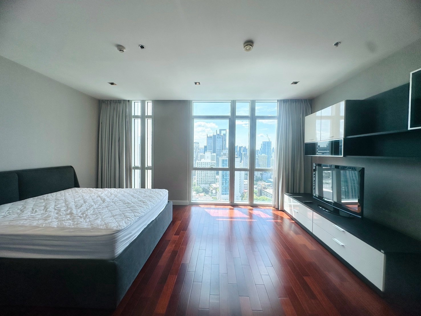 🔥🔥 hot deal 🔥🔥Condo in Sukhumvit’s Prime Center only 160,000 baht per month 🔥🔥 hot deal 🔥🔥Condo in Sukhumvit’s Prime Center only 160,000 baht per month