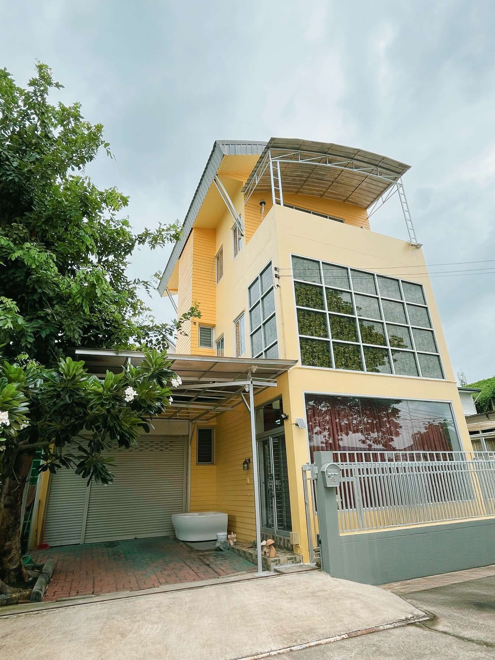 (ขาย)บ้านเดี่ยว หมู่บ้านเมืองทอง การ์เด้นท์ พัฒนาการ 69 : บ้านเดี่ยว 3 ชั้นพร้อมพื้นที่โกดังหรือปรับเปลี่ยนเป็นออฟฟิศได้ (ขาย)บ้านเดี่ยว หมู่บ้านเมืองทอง การ์เด้นท์ พัฒนาการ 69 : บ้านเดี่ยว 3 ชั้นพร้อมพื้นที่โกดังหรือปรับเปลี่ยนเป็นออฟฟิศได้