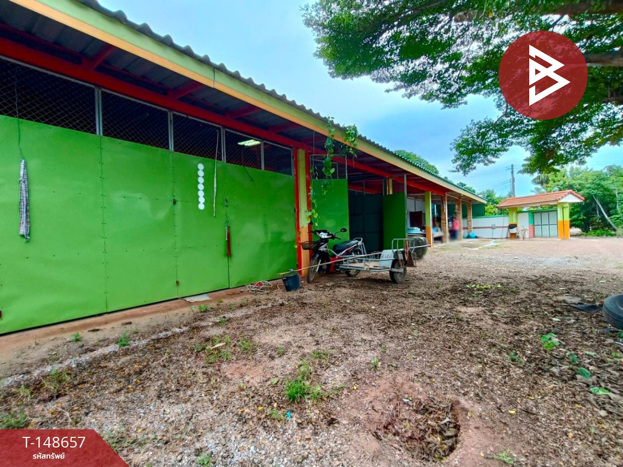 Single house for sale with land, area 2 rai 2 ngan 64.9 sq m, Pak Tho, Ratchaburi.