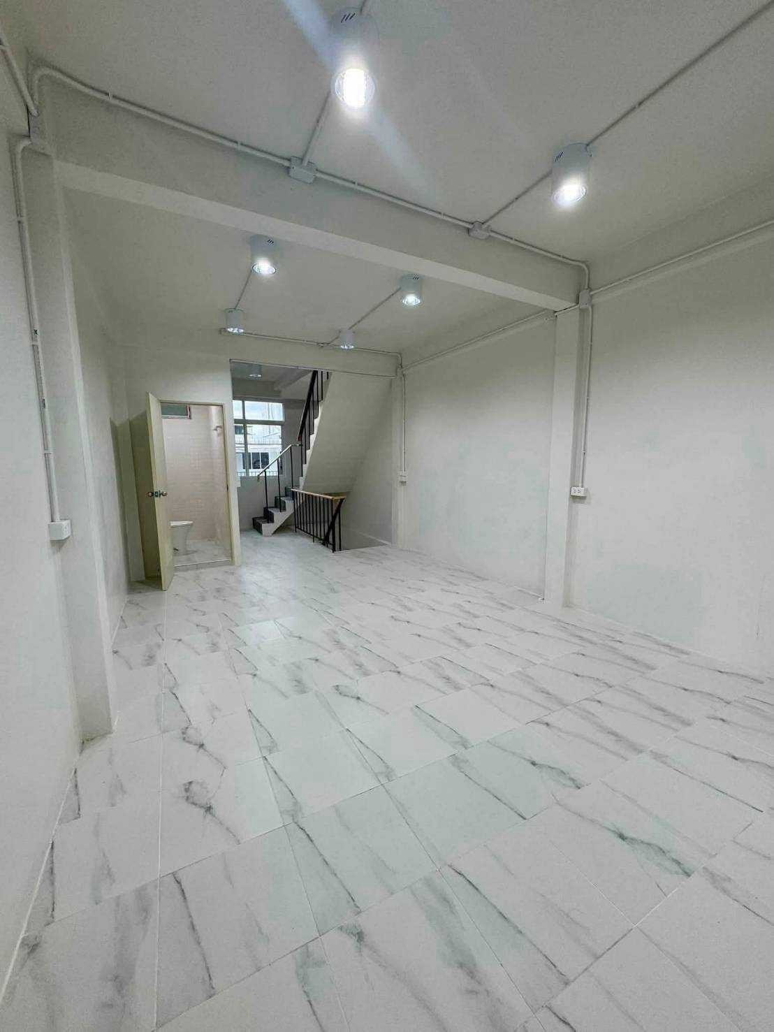 ให้เช่า Townhome สาทร 11 แยก 3  🚇🧑🏼‍🎄💯   沙吞 11, Soi 3 聯排別墅出租   – รูปที่ 4