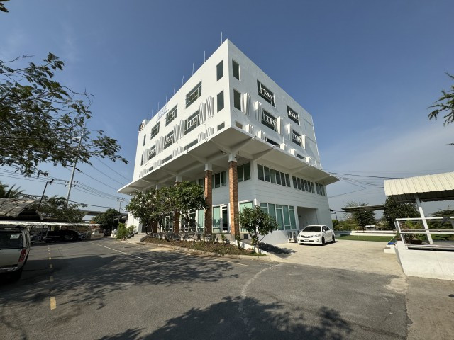 Chaiyaphruek Ratchaphruek Bang Phlap Office Space for Rent 1 Office 2 Bath near Chaiyaphruek Substat