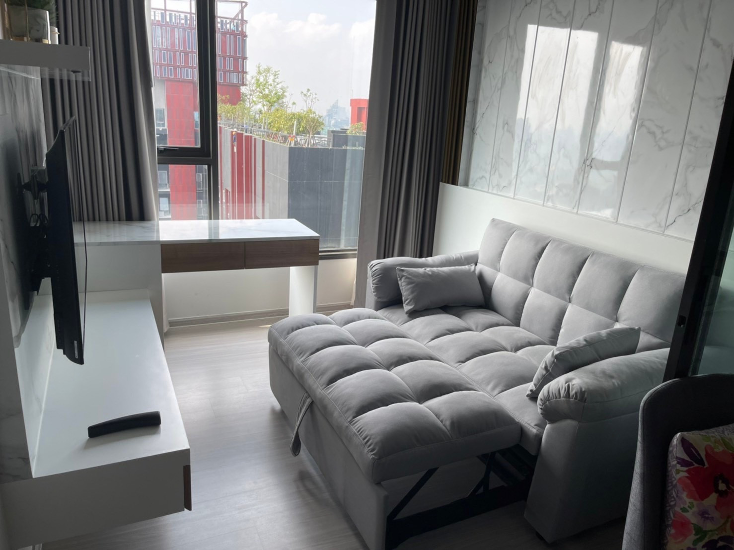 Life Asoke Rama 9 For Rent : very high floor Life Asoke Rama 9 For Rent : very high floor