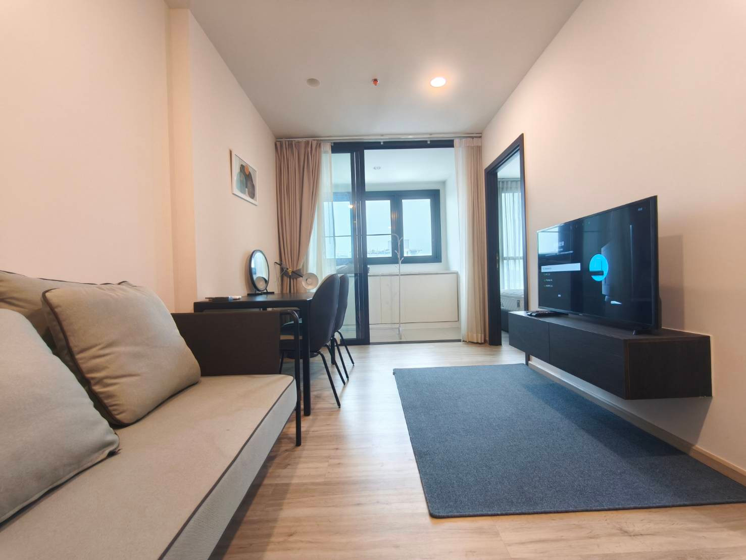 For Rent XT Huaikhwang 1 Bed high floor with close kitchen layout