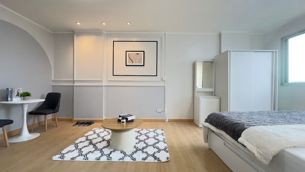 ✨🏡 มีงบไม่ถึง 2 ล้าน ก็มีคอนโดทำเลดี ใกล้สนามบินได้! >> ดีคอนโด อ่อนนุช - สุวรรณภูมิ ✈️ ห้องขนาดกำลังดี 30 ตร.ม. พร้อมเฟอร์นิเจอร์ครบชุด 🛋️✨