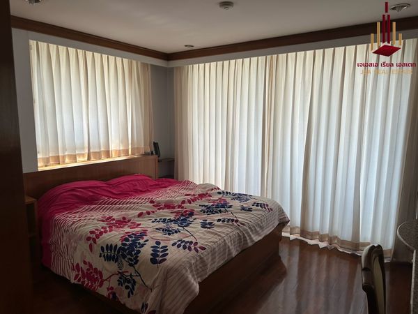 ✨ For Rent: Asoke Place Condo ✨💰 Only 32,000 THB/month  