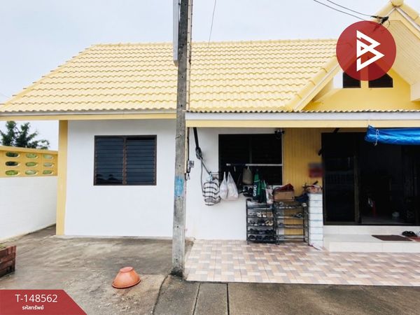 Corner townhouse for sale Malai Thong Villa Village 1, Ban Suan, Chonburi
