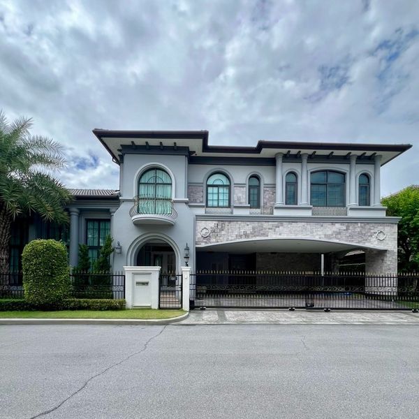 Mansion for sale, The Grand Pinklao, Alpina zone | Corner plot 186.7 sq m, 671 sq m, Private Pool, fully furnished, 47 million.