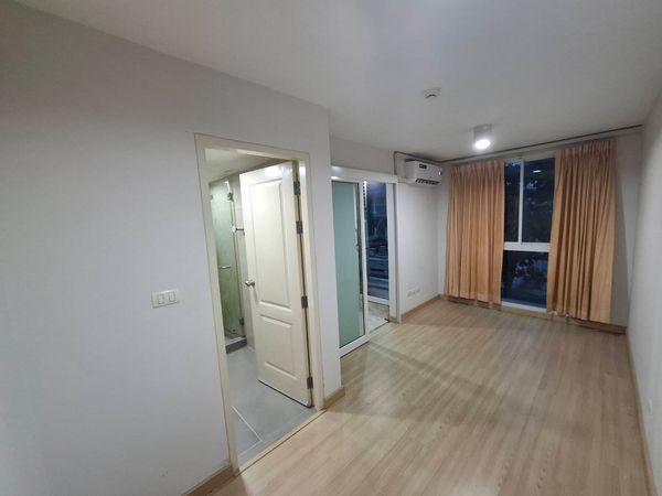 Condo for Sale in the Chatuchak Area, Near BTS Phahonyothin 24 Station, Chateau In Town Vibhavadi 30-1, 32.16 sq.m.,  Located near  Ratchayothin Intersection. 