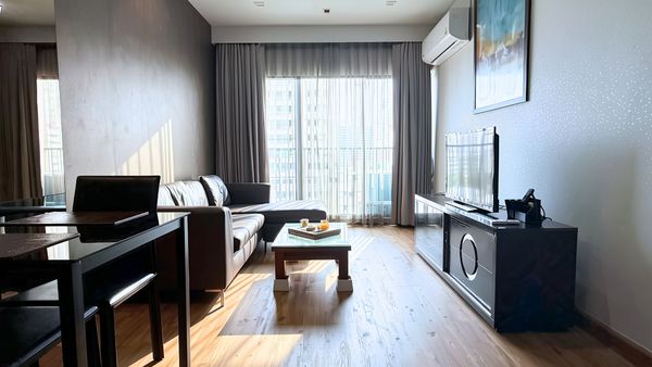 For rent: Noble Refine, price 33,000 baht, near BTS Phrom Phong.