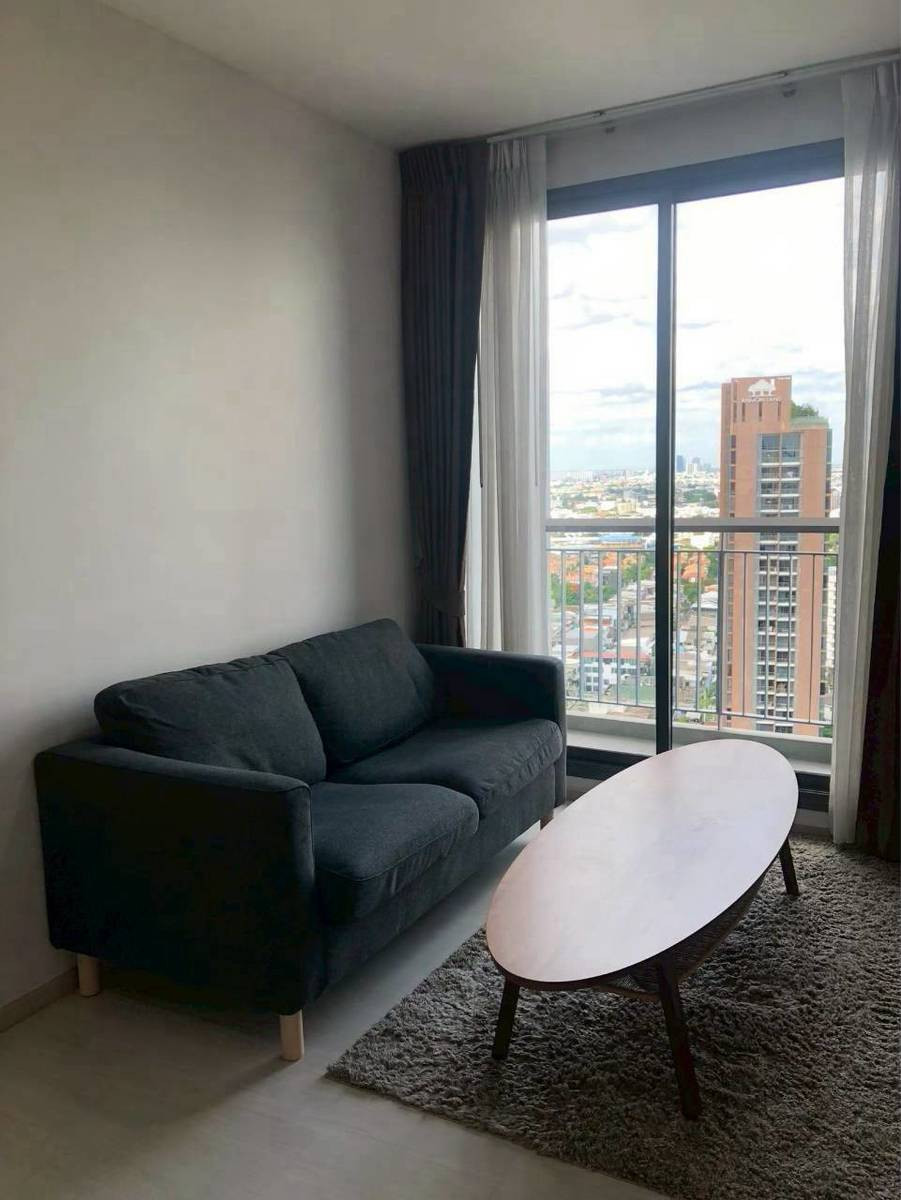 • RENT • Rhythm 42 • 1 Bed 1 Bath • 45 Sqm. • 35,000 • Line ID : Vassily • RENT • Rhythm 42 • 1 Bed 1 Bath • 45 Sqm. • 35,000 • Line ID : Vassily