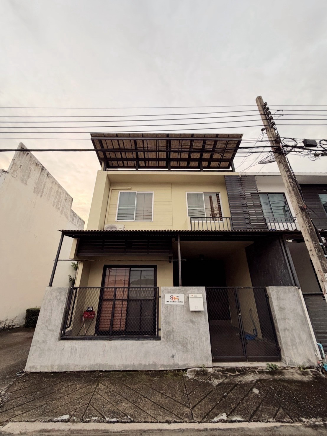 House for sale Areeya The Color 1 Kaset-Nawamin Lat Pla Khao. House for sale Areeya The Color 1 Kaset-Nawamin Lat Pla Khao.