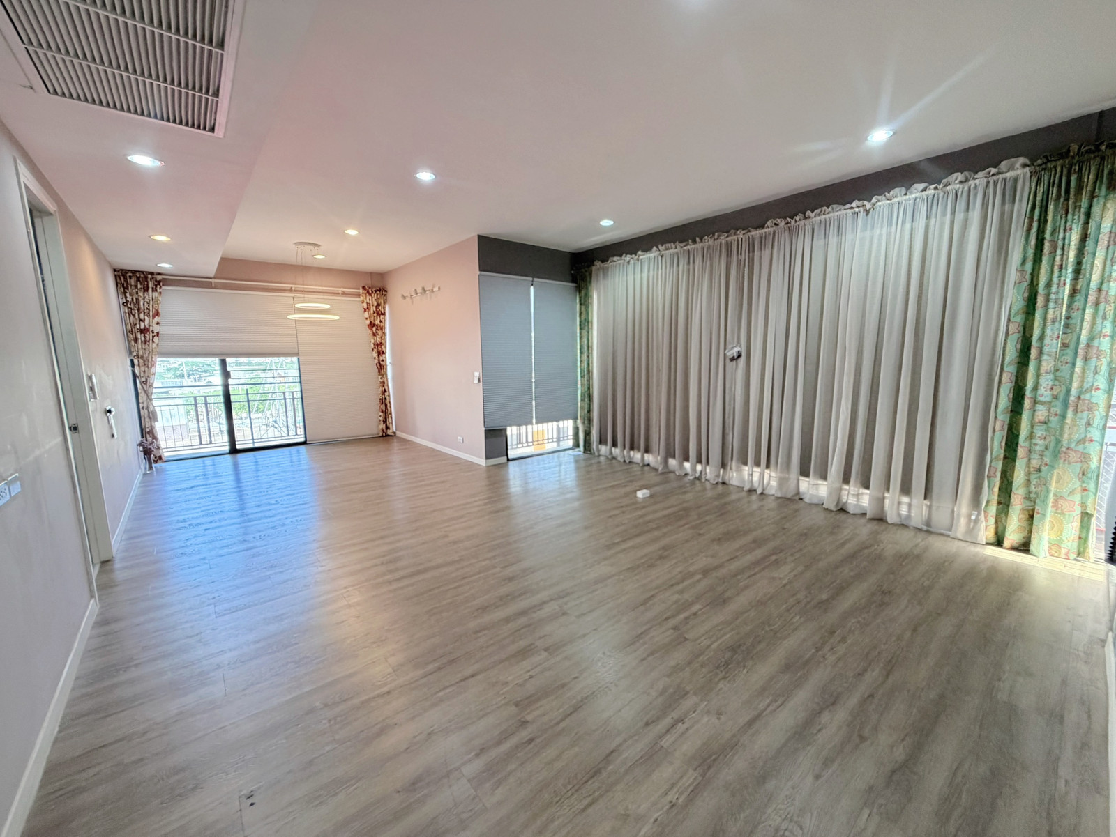 SALE !! Condo Amanta Ratchada, MRT Thailand Cultural Centre, 2 Beds, Tower 2, Floor 7, Area 115 sq.m., Sale 10 MB SALE !! Condo Amanta Ratchada, MRT Thailand Cultural Centre, 2 Beds, Tower 2, Floor 7, Area 115 sq.m., Sale 10 MB