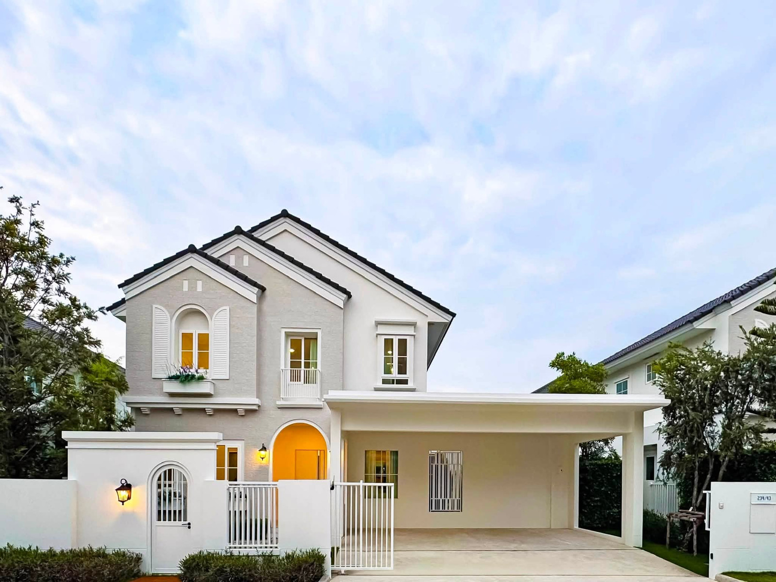 FOR RENT📍ชัยพฤกษ์ บางนา กม.15  🏡 บ้านตัวอย่างเลขที่ 234/43 fully-furnished พร้อมเครื่องใช้ไฟฟ้าใหม่ครบทุกชิ้น แต่งเต็มครบทั้งหลัง พร้อมเข้าอยู่ทันที ปล่อยเช่าเพียง 140,000 บาท/เดือน เงื่อนไขสามารถต่อรองได้