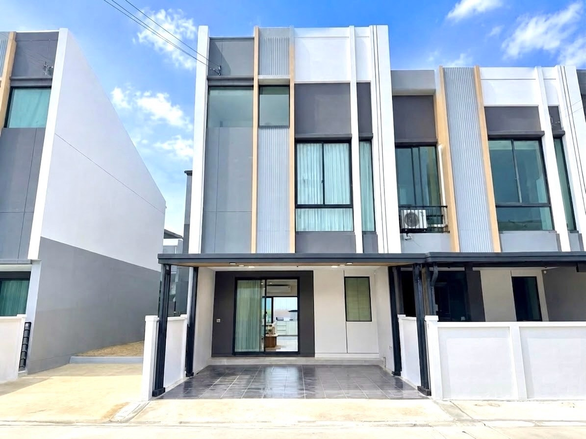🌟 ให้เช่าทาวน์โฮม พลีโน่ สุขุมวิท – บางนา 4 สไตล์ Duplex ให้ความรู้สึกโล่ง โปร่งสบาย ทาวน์โฮมแปลงมุม ตกแต่งสวยงาม 2 ชั้น 3 ห้องนอน 3 ห้องน้ำ บ้านใหม่ไม่เคยเข้าอยู่ เฟอร์นิเจอร์ครบครัน💥ค่าเช่า: 65,000 บาท/เดือน ( ต่อรองได้ )  – รูปที่ 2
