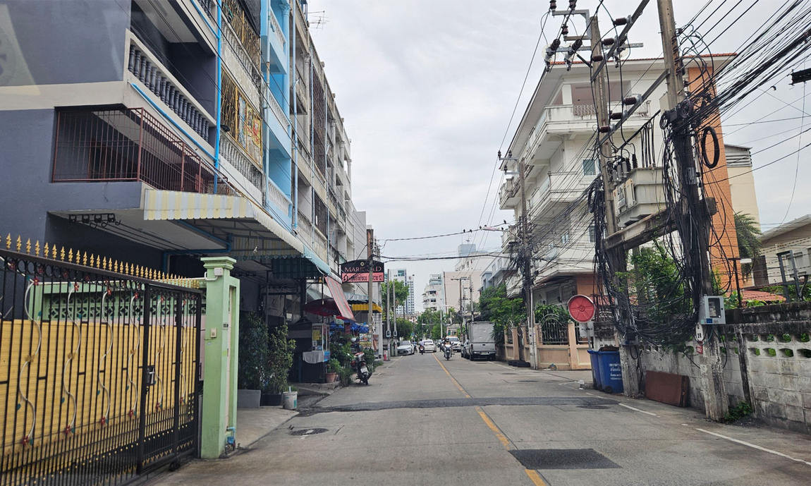 Call : 081-811-7796 Commercial building 4.5-story 15.7 sq.wa, near BTS Samrong (1km), Samrong Nuea, Mueang Samut Prakan, Suitable for offices, showrooms, warehouses, and all types of retail businesses – รูปที่ 3