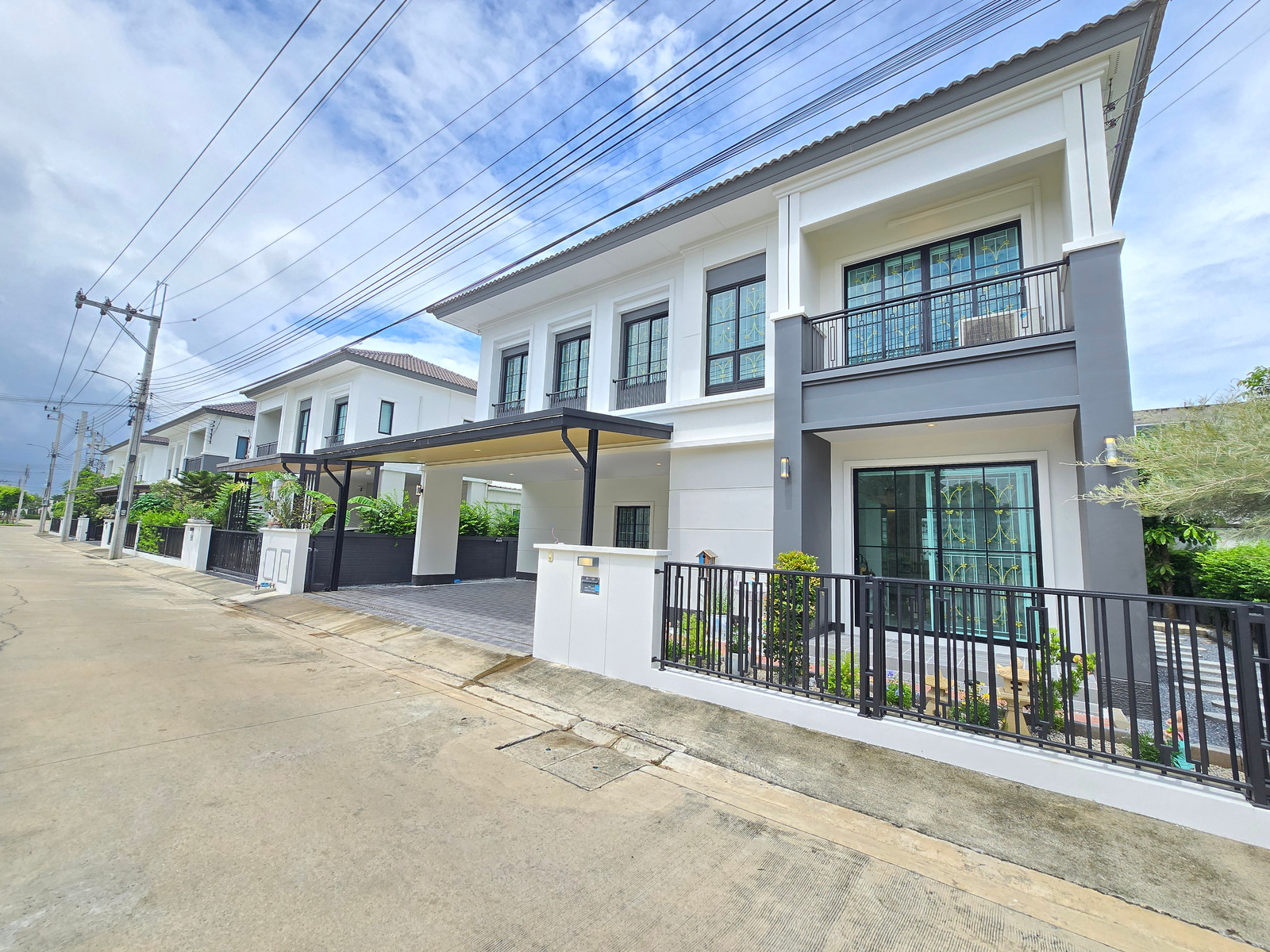 🏡บ้านเดี่ยว หลังใหญ่ พื้นที่ใช้สอย 250 ตร.ม. 🏡โครงการ the rico prime residence วงแหวนหทัยราษฎร์ 📢ที่ดิน 57.1 ตรว  มาพร้อมฟังก์ชั่นลงตัวสำหรับเริ่มต้นหรือขยายครอบครัว 4 นอน 4 ห้องน้ำ และ 3 ที่จอดรถ Modern Classic แบบบ้านเรียบหรูมีระดับ ผสานดีไซน์คลาสส – รูปที่ 3