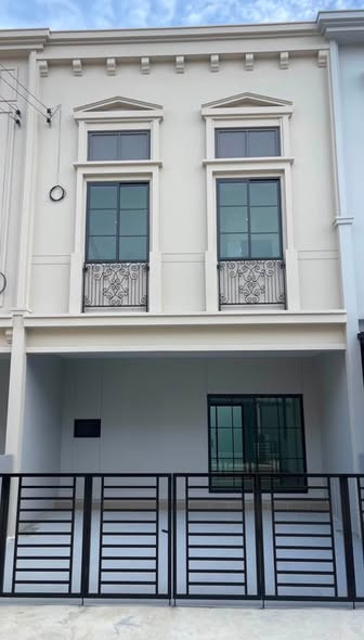 Siri Place Pattanakarn Siri Place Pattanakarn