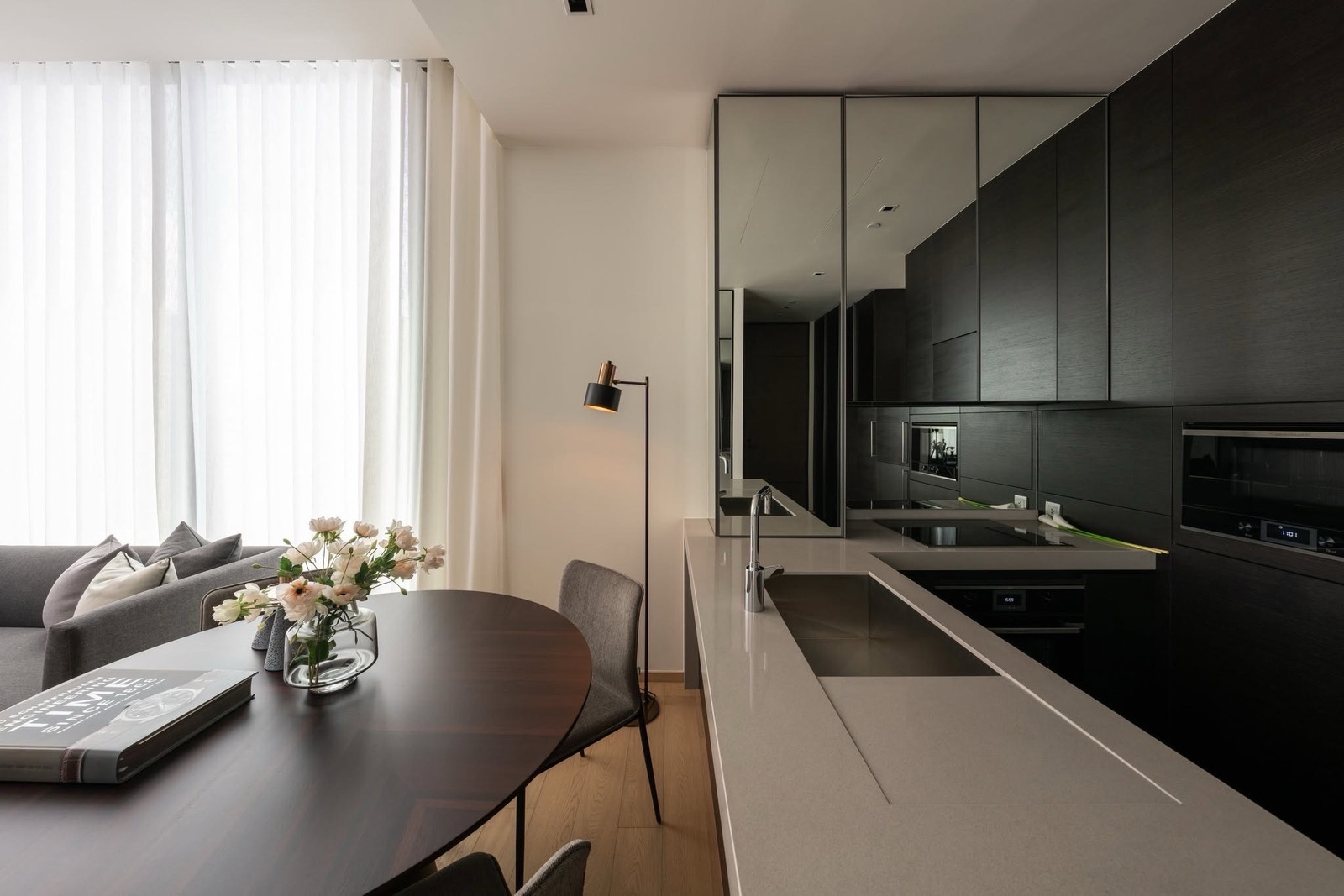 FOR SALE | 28 CHIDLOM   Luxury 2 Bedroom | 74 ตร.ม. | ชั้น 22 – รูปที่ 2