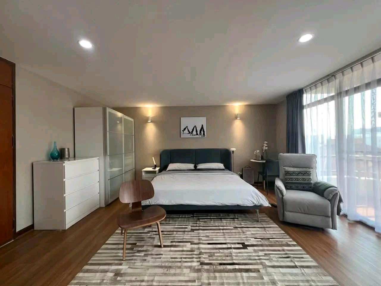 ✨ ทาวน์เฮ้าส์ 5 ชั้น พื้นที่ใหญ่ถึง 400 ตร.ม. — เหมาะทั้งอยู่อาศัยและทำ Home Office ในทำเลพัฒนาการ เดินทางเข้าเมืองสะดวก – รูปที่ 3