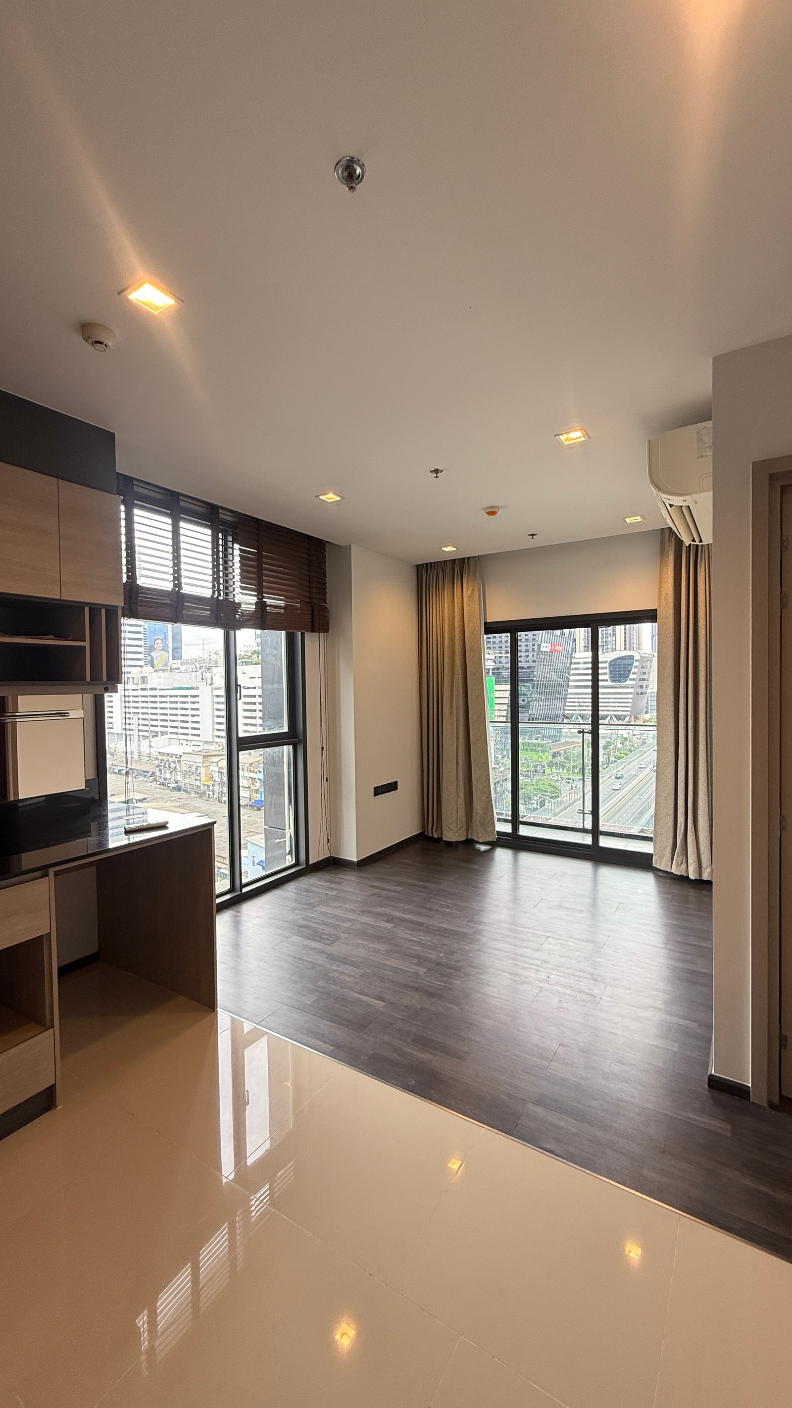 ค่ะ ห้องใหม่ไม่เคยใช้งาน  ขนาด 35.5 ตารางเมตร The Line Asoke – Ratchada ราคาขาย 6.69  ล้านบาท สนใจติดต่อ Line ID : kanomtarn – รูปที่ 3