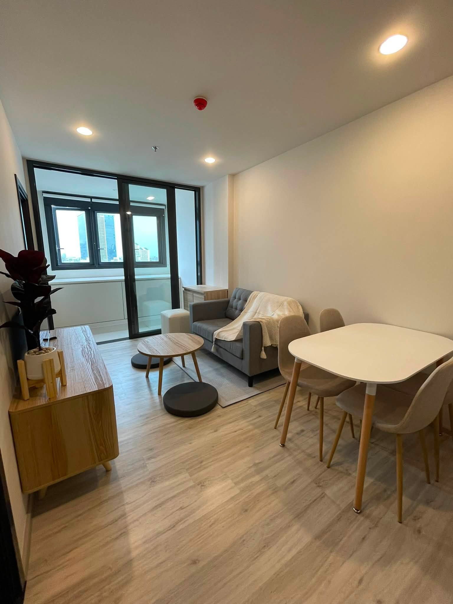 Condo for Rent XT Huaikhwang Condo for Rent XT Huaikhwang