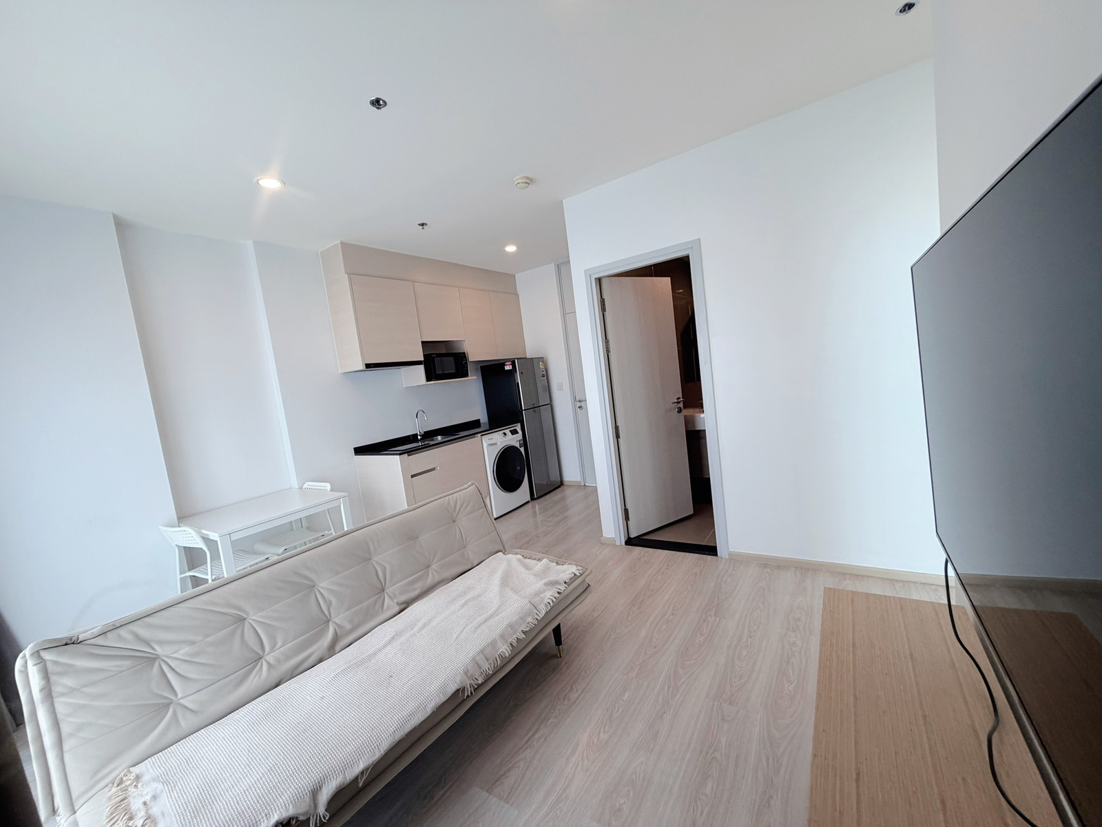 RENT !! Noble Revolve Ratchada, MRT Thailand Cultural Centre, 2 Beds, Tower 1, Floor 37, 54sq.m., 26,000 Baht – รูปที่ 4