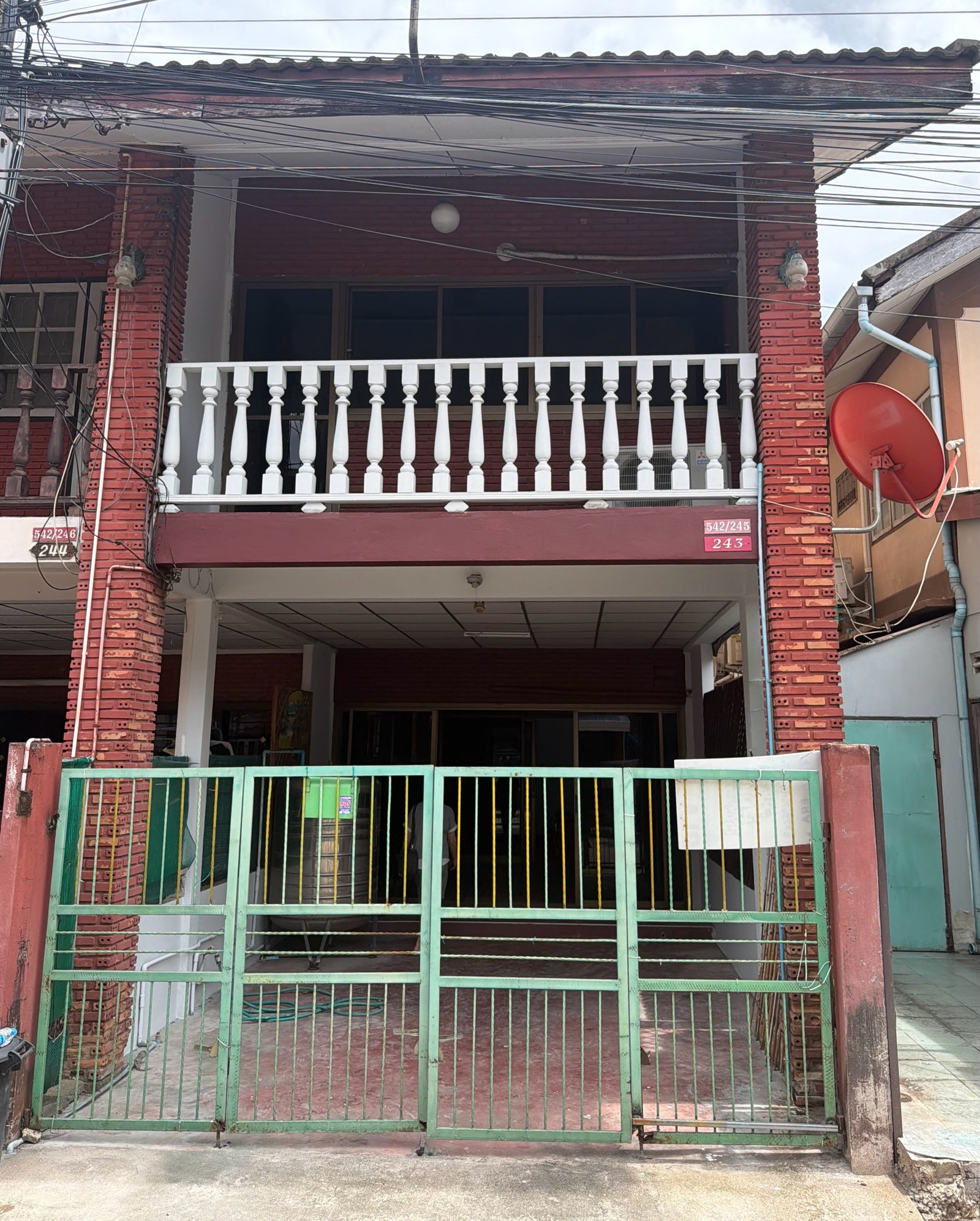 ขายทาวน์เฮ้าส์ 2 ชั้น หมู่บ้านฉัตรแก้ว #แฮปปี้แลนด์ 2 ห้องนอน 2 ห้องน้ำ ขายทาวน์เฮ้าส์ 2 ชั้น หมู่บ้านฉัตรแก้ว #แฮปปี้แลนด์ 2 ห้องนอน 2 ห้องน้ำ