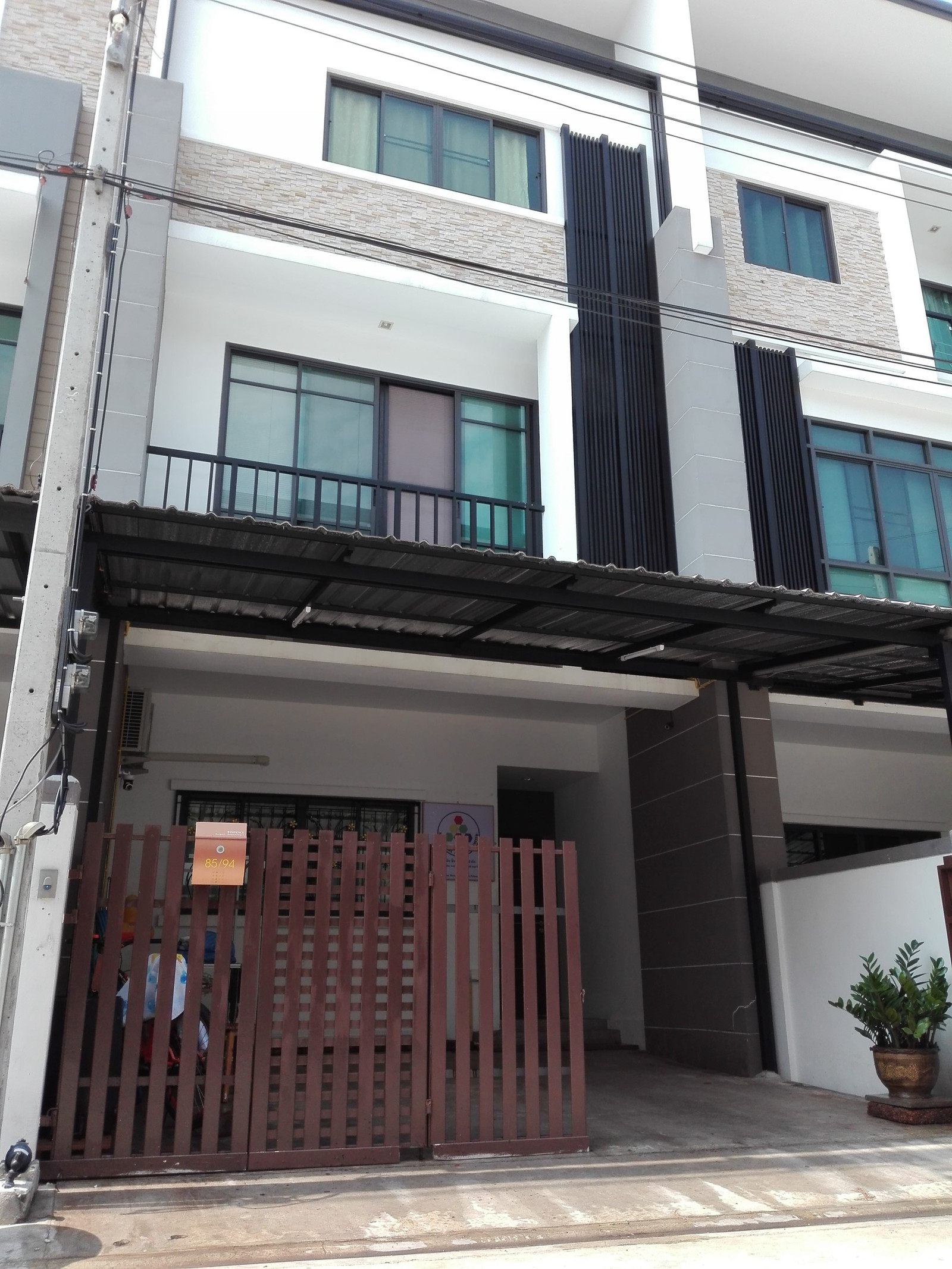 Townhome for sale, 3 floors, 22 sq m | Living Resident Rangsit-Ratchapruek Townhome for sale, 3 floors, 22 sq m | Living Resident Rangsit-Ratchapruek