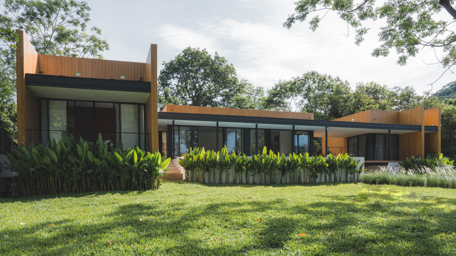 🏡🌿 ขายบ้านตากอากาศเขาใหญ่ 𝗟𝗨𝗫𝗨𝗥𝗬 𝗩𝗔𝗖𝗔𝗧𝗜𝗢𝗡 𝗛𝗢𝗠𝗘 | เขาใหญ่–ปากช่อง | ติดลำตะคอง Private Pool ที่ดิน 293 ตร.ว. ใกล้อุทยานเขาใหญ่ 29 ล้าน 🏡🌿 ขายบ้านตากอากาศเขาใหญ่ 𝗟𝗨𝗫𝗨𝗥𝗬 𝗩𝗔𝗖𝗔𝗧𝗜𝗢𝗡 𝗛𝗢𝗠𝗘 | เขาใหญ่–ปากช่อง | ติดลำตะคอง Private Pool ที่ดิน 293 ตร.ว. ใกล้อุทยานเขาใหญ่ 29 ล้าน