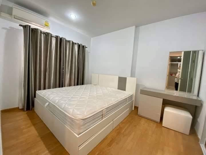 Condo for rent, Parkland Phetkasem-Bang Khae, room in good condition, swimming pool view. Condo for rent, Parkland Phetkasem-Bang Khae, room in good condition, swimming pool view.
