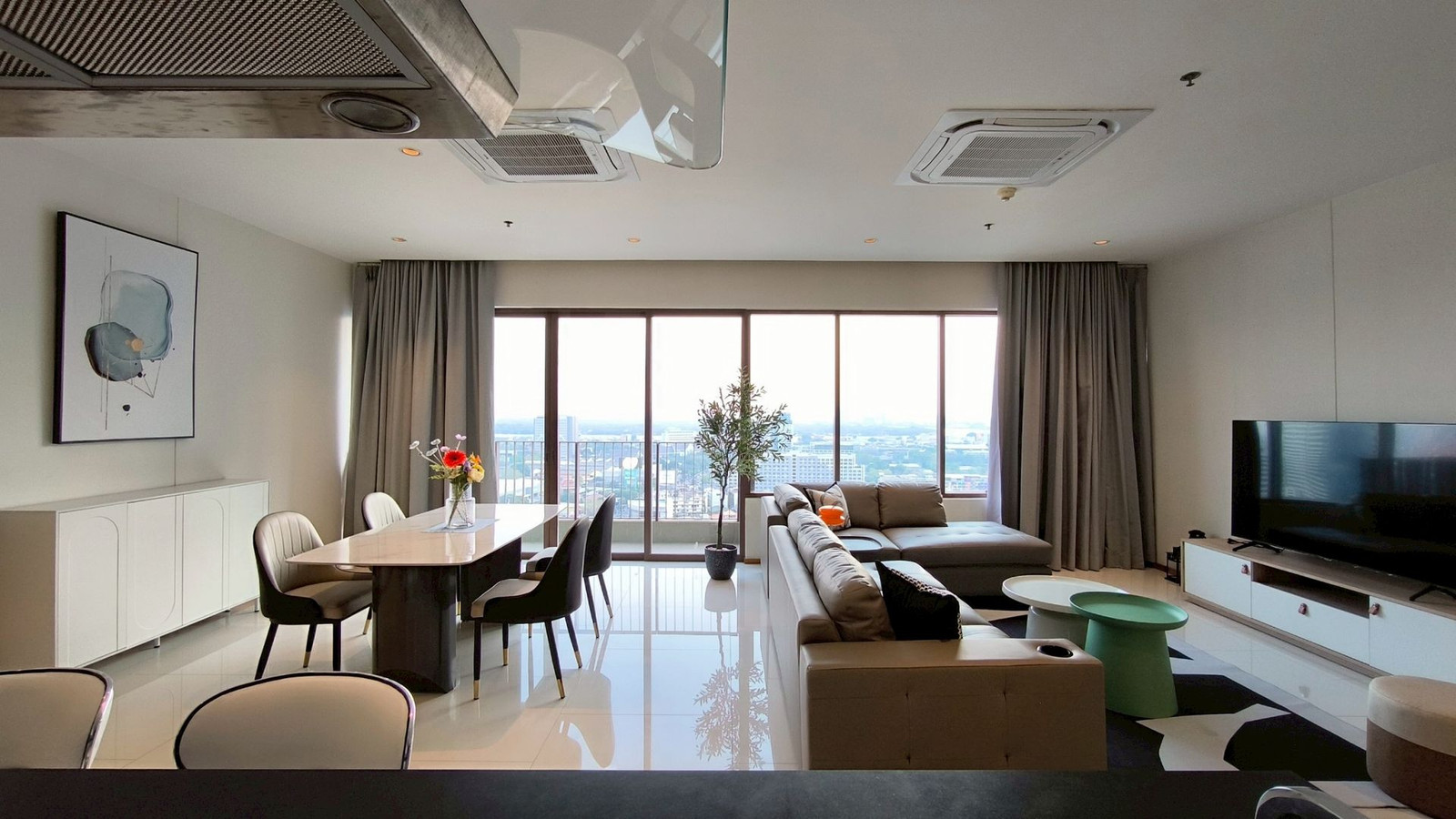 For Rent , The Emporio Place Condo, 161 sq.m, 4 bedrooms, near Emporium, EmQuartier, and BTS Phrom Phong, Property Code 03-101