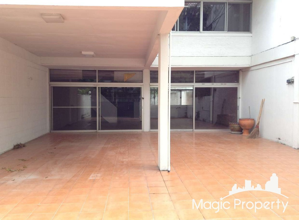 3 Bedroom Townhouse For Sale in Soi Pridi Banomyong 41, Khlong Tan Nuea, Watthana, Bangkok – รูปที่ 2