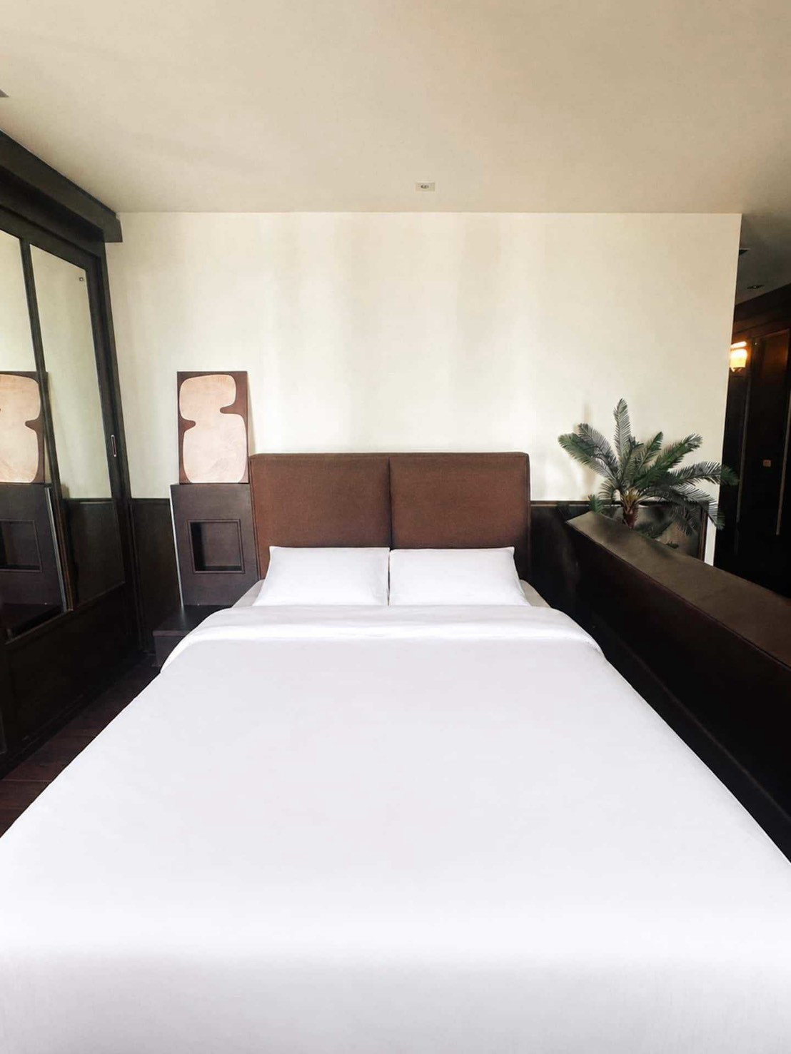 Teak at Silom living in a special 3 Bdrm + 2 Bth antique modern home – รูปที่ 4