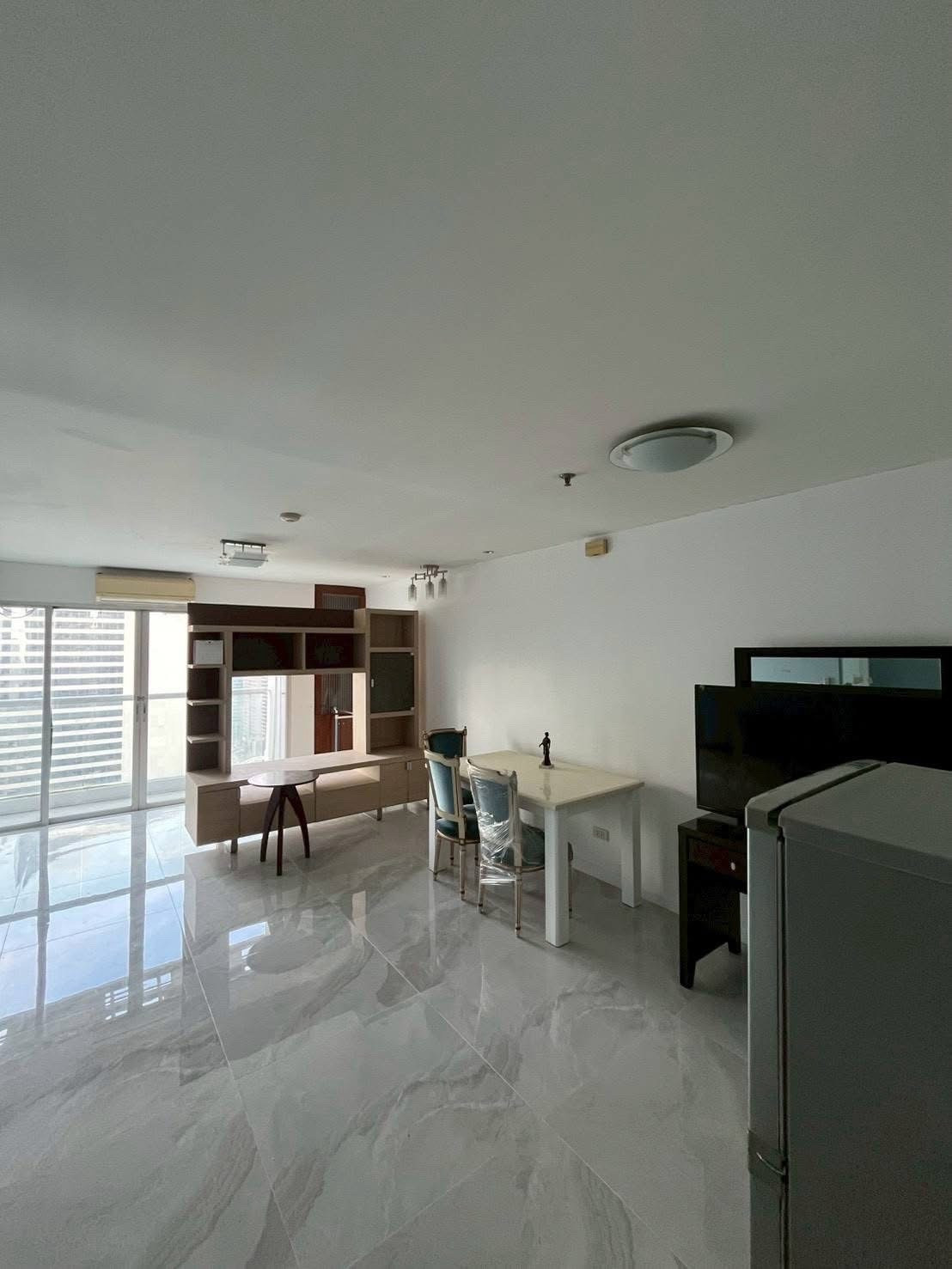 ให้เช่า Silom Suite Condominium ✨ ห้องใหญ่ 52 ตร.ม. ชั้น 25 | ทำเลใจกลางสีลม ใกล้ BTS เซนต์หลุยส์ ให้เช่า Silom Suite Condominium ✨ ห้องใหญ่ 52 ตร.ม. ชั้น 25 | ทำเลใจกลางสีลม ใกล้ BTS เซนต์หลุยส์