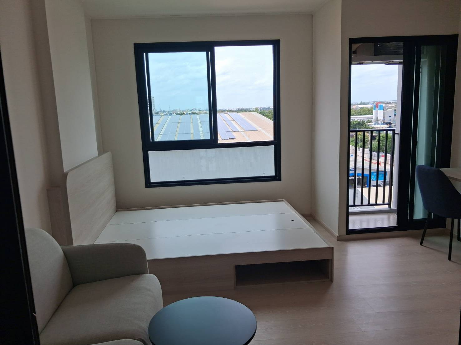 ✨For rent Dcondo Vivid Bangkok University ✨ ✅ 2 year rental fee 9,000 🛌Room size: 22 sq m🏬Floor: 8 Building B Contact Line @802dkhwu, quick response, make an appointment to see the room right away.