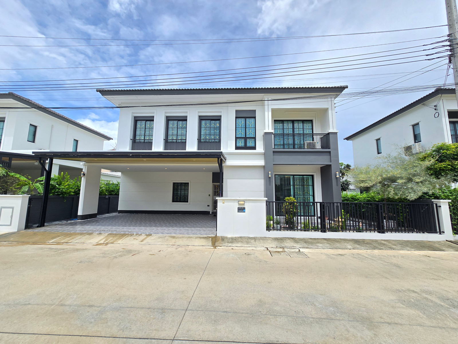 🏡บ้านเดี่ยว หลังใหญ่ พื้นที่ใช้สอย 250 ตร.ม. 🏡โครงการ the rico prime residence วงแหวนหทัยราษฎร์ 📢ที่ดิน 57.1 ตรว  มาพร้อมฟังก์ชั่นลงตัวสำหรับเริ่มต้นหรือขยายครอบครัว 4 นอน 4 ห้องน้ำ และ 3 ที่จอดรถ Modern Classic แบบบ้านเรียบหรูมีระดับ ผสานดีไซน์คลาสส – รูปที่ 2