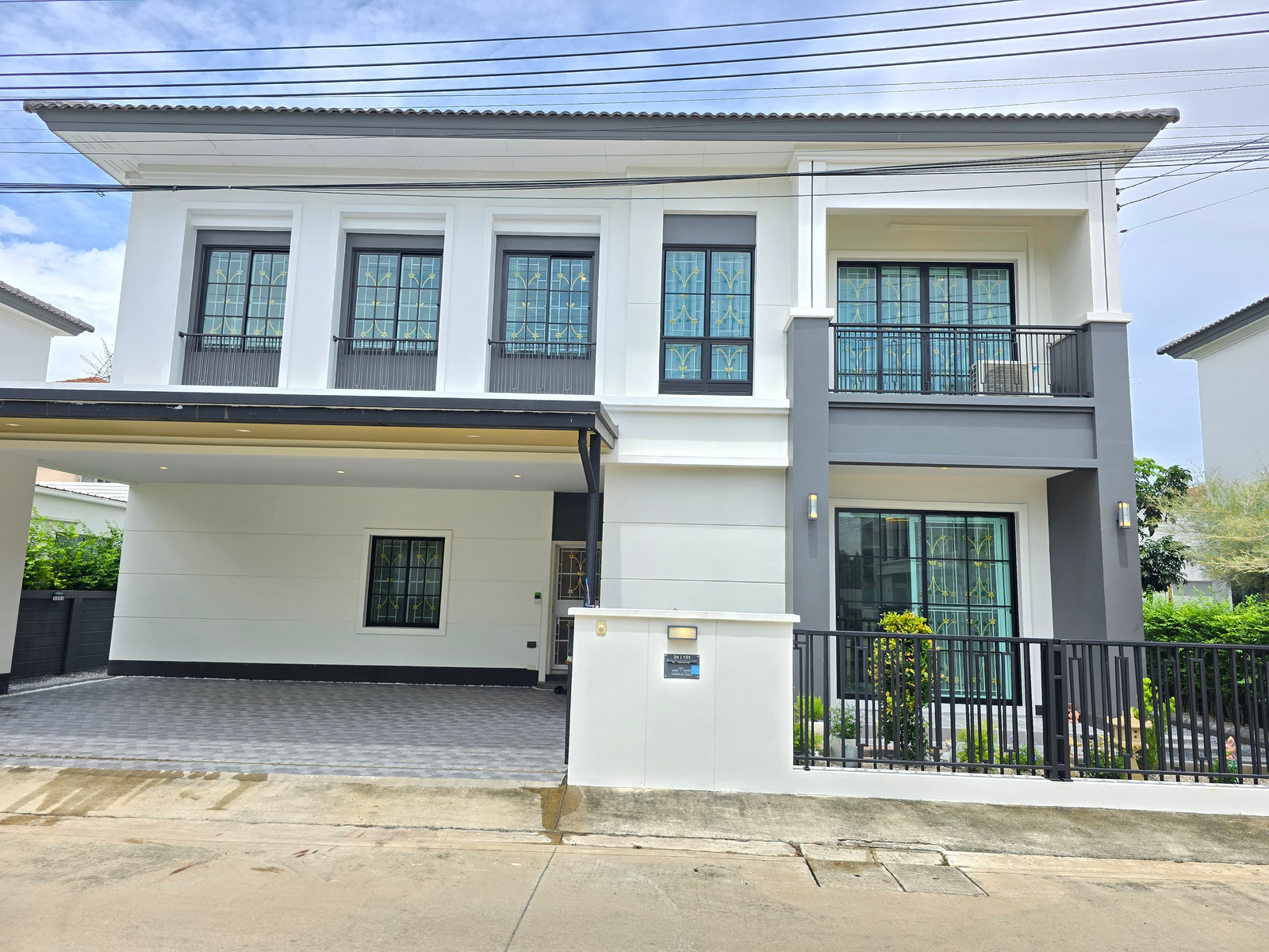 🏡บ้านเดี่ยว หลังใหญ่ พื้นที่ใช้สอย 250 ตร.ม. 🏡โครงการ the rico prime residence วงแหวนหทัยราษฎร์ 📢ที่ดิน 57.1 ตรว  มาพร้อมฟังก์ชั่นลงตัวสำหรับเริ่มต้นหรือขยายครอบครัว 4 นอน 4 ห้องน้ำ และ 3 ที่จอดรถ Modern Classic แบบบ้านเรียบหรูมีระดับ ผสานดีไซน์คลาสส