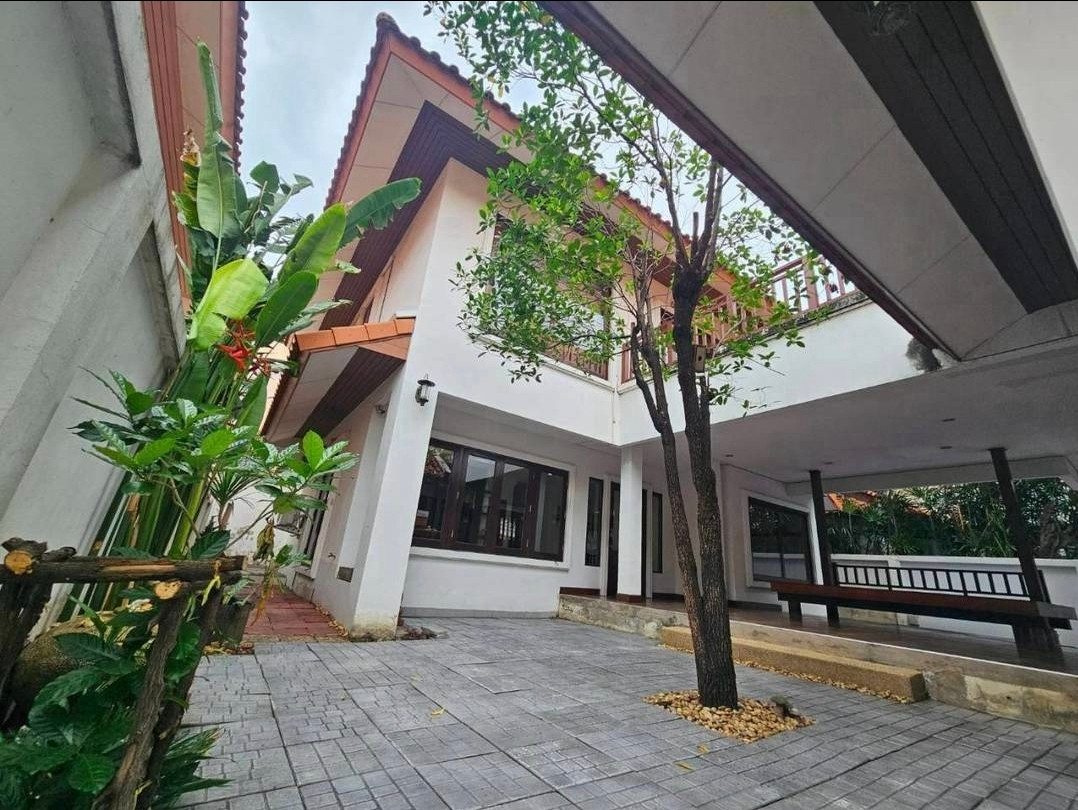ให้เช่า บ้านเดี่ยว สไตส์ รีสอร์ท ต้นซอยวัดเสาธงหิน ห่างจากถนนกาญจณา ประมาน 200 ม.ใกล้ตลาดต้นไม้ บางใหญ่ ใกล้ เซ็นทรัล เวสเกต สามารถพักอาศัย หรือทำ Home office ได้. เดินทางสะดวก – รูปที่ 2