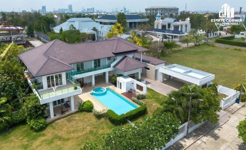 ขายคฤหาสน์หรูบนสนามกอล์ฟ Summit Windmill Golf Club บ้านหลังใหญ่ระดับ Luxury บนที่ดิน 618.8 ตร.ว. พื้นที่ใช้สอย 1,369 ตร.ม.