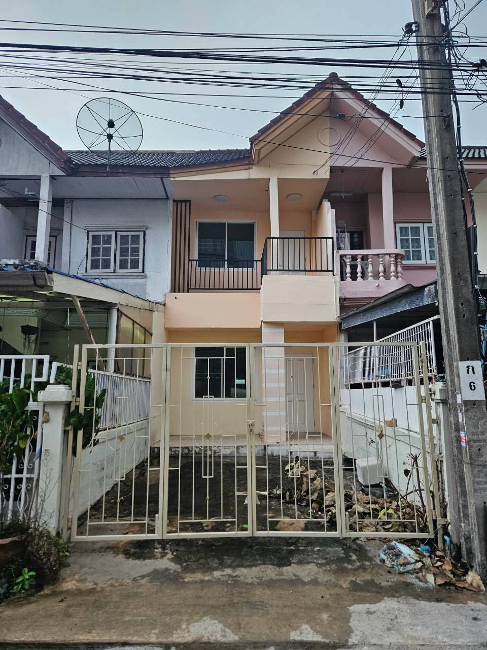 House for sale, 2-story townhouse, near BTS Punnawithi Udomsuk, Soi Punnawithi 37.