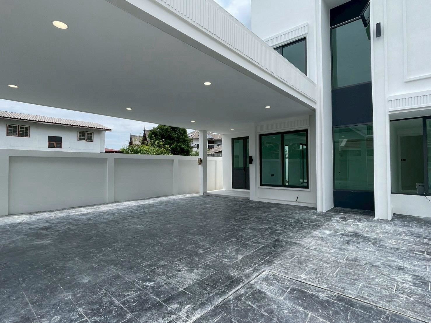 🏡 บ้านเดี่ยวหลังมุม รีโนเวทใหม่ทั้งหลัง | รัชโยธิน – รัชดา 42 เพียง 14.9 ล้าน – รูปที่ 2