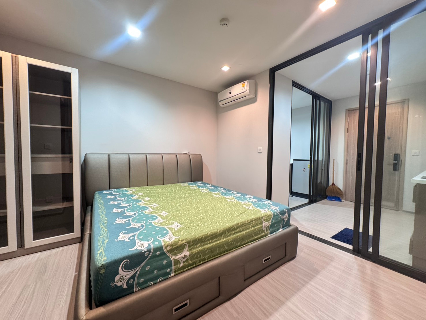 Life Sathorn Sierra ใกล้ bts ตลาดพลู ห้องว่างให้เช่า สอบถามได้เลยครับ