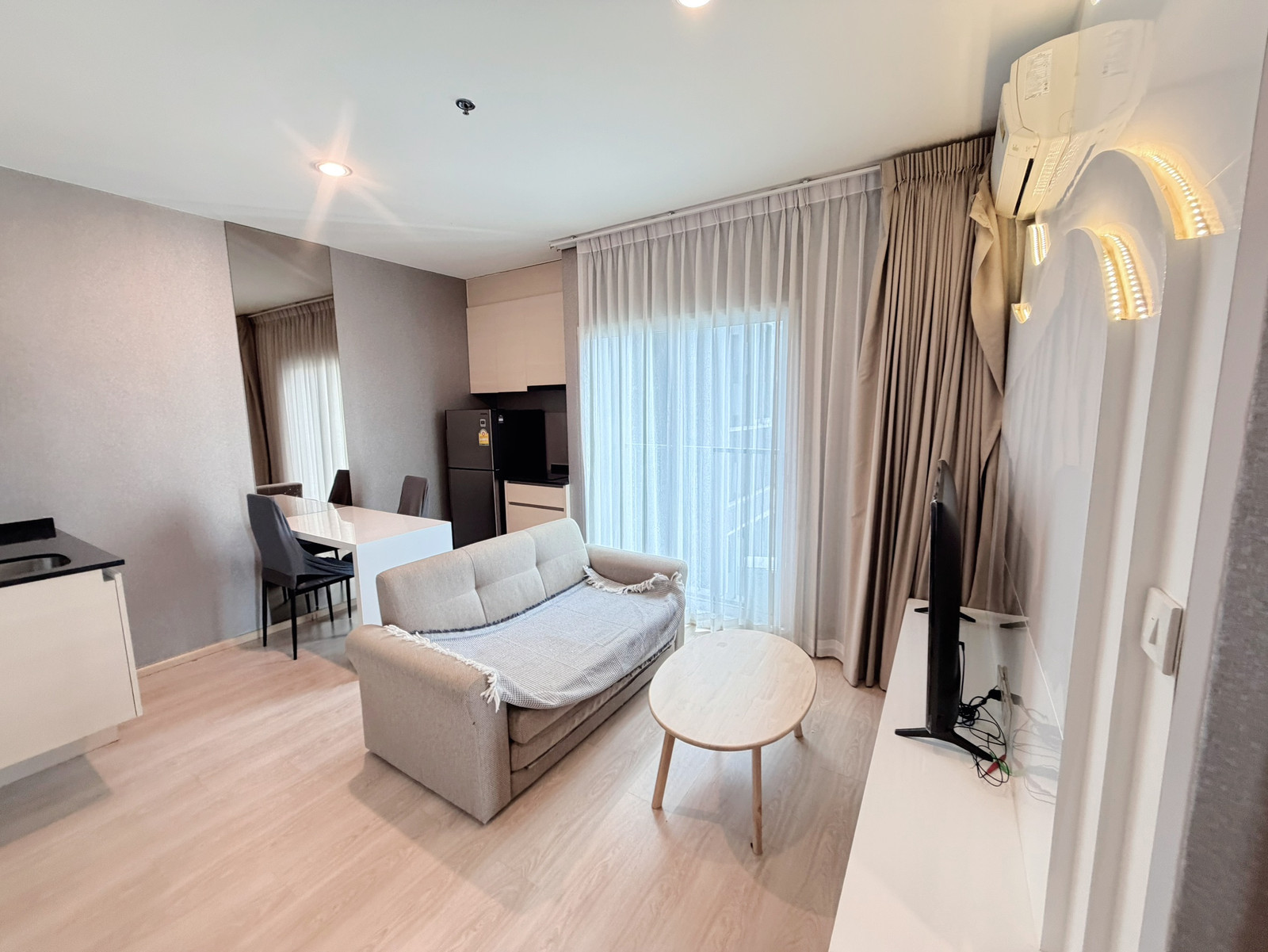 RENT !! Noble Revolve Ratchada, MRT Thailand Cultural Centre, 2 Beds, Tower 1, Floor 32, 54sq.m., 25,000 Baht – รูปที่ 2